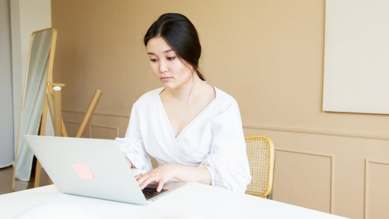 Почему не работает Claude AI и как решить проблемы